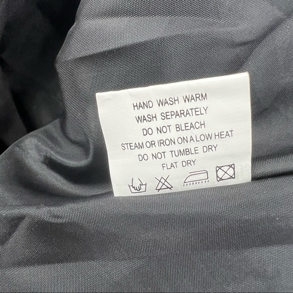 Tatyana Bettie Page Rose Retro Fit And Flare Metallic Gold Dress Size XS Women’s - Picture 9 of 9